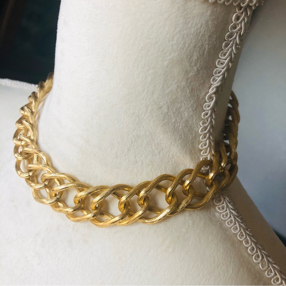 Vintage Avon gold plated chain link toggle clasp choker necklace - Picture 4 of 10
